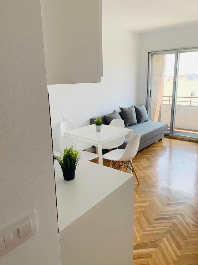 Pisos Con Piscina Barrio Exclusivo-Wizinkcenter Alquiler Temporada Appartement Madrid Buitenkant foto